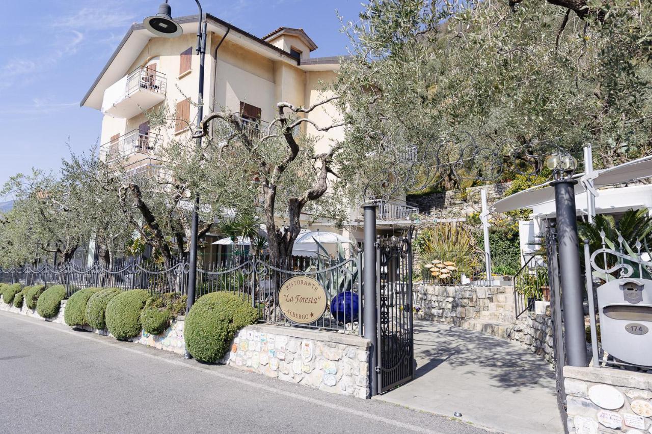 La Foresta Monteisola Monte Isola Bagian luar foto